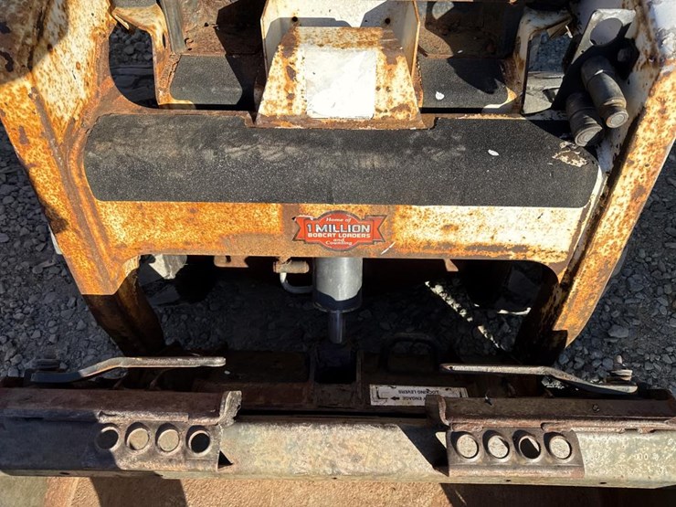 2015-bobcat-s70-image-12