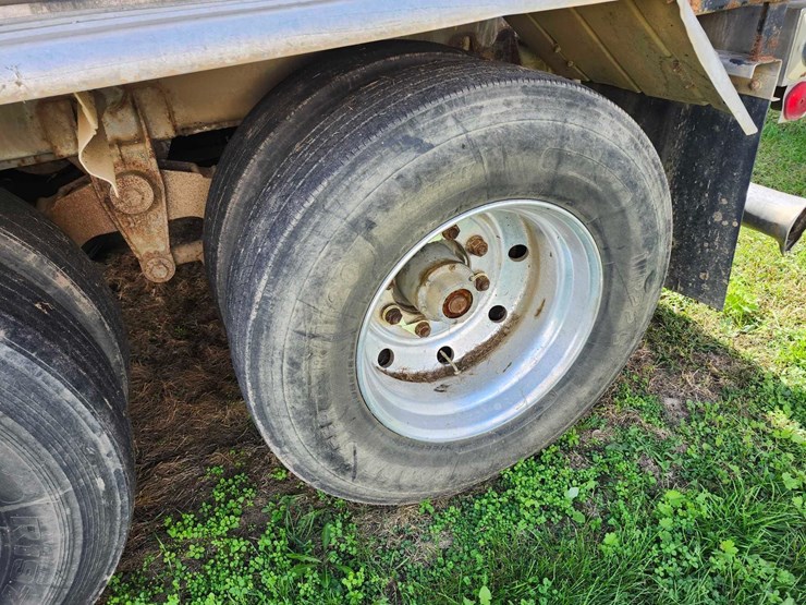 1995-4800-gal.-semi-tank-trailer-image-8