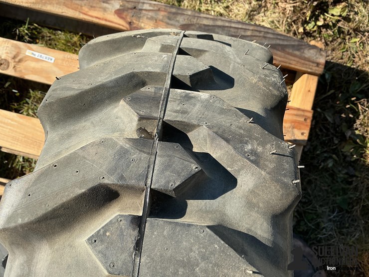 titan-trac-loader-25x8.50-14nhs-tires-on-6-bolt-rims-image-9