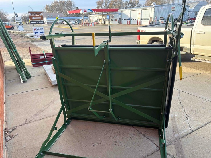 powder-river-classic-calf-table-image-3