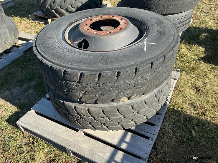 michelin-11r22.5-tires-on-10-bolt-rims-image-1