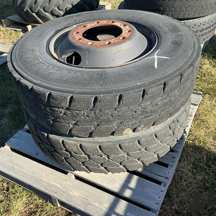 Michelin 11R22.5 Tires On 10 Bolt Rims