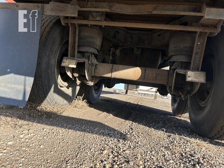 2011-strick-trailer-image-24