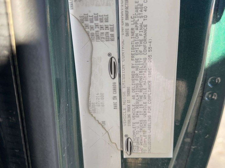 2009-sterling-l9500-image-31