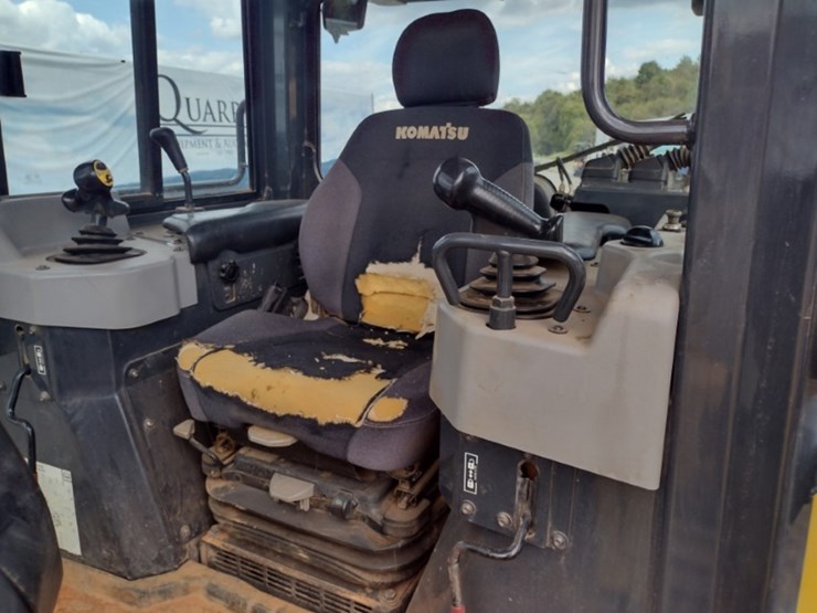 komatsu-d61ex-23-image-17