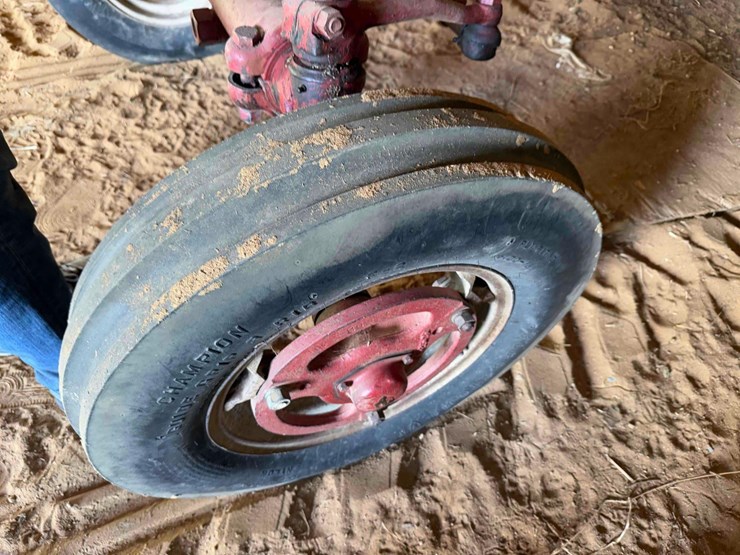 case-ih-350-image-13