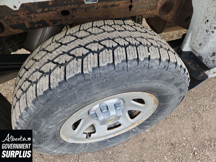 2019-chevrolet-silverado-1500-image-31