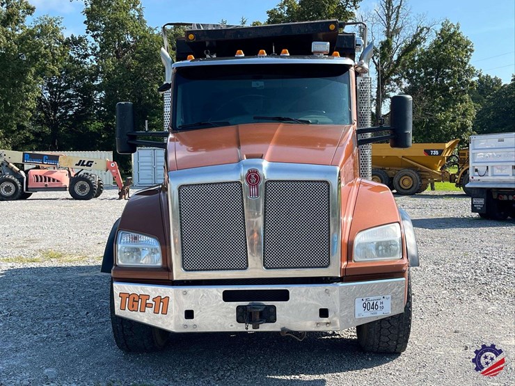 2016-kenworth-t880-image-18