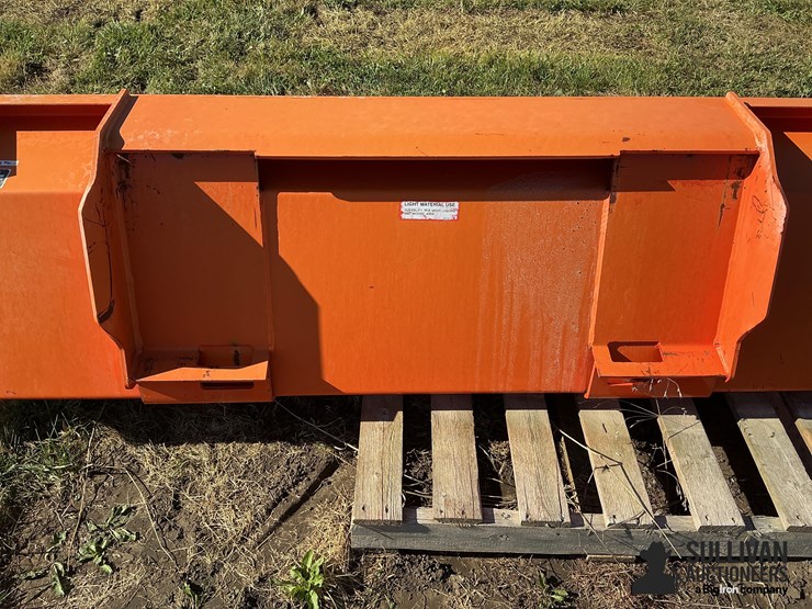 kubota-72"-material-bucket-image-11