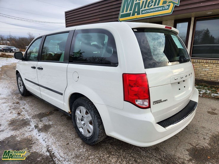 2013-dodge-grand-caravan-se-image-8