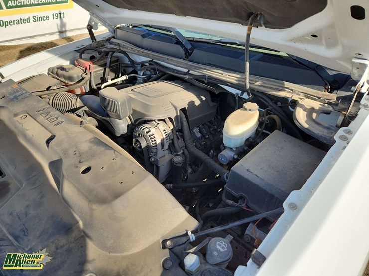 2013-chevrolet-silverado-3500hd-image-26