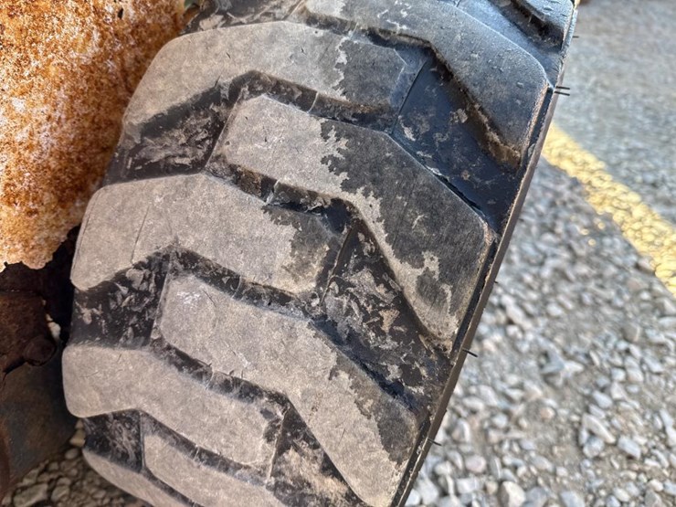 2015-bobcat-s70-image-45