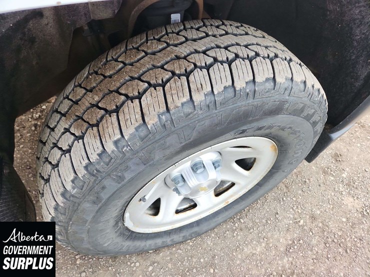 2019-chevrolet-silverado-1500-image-32