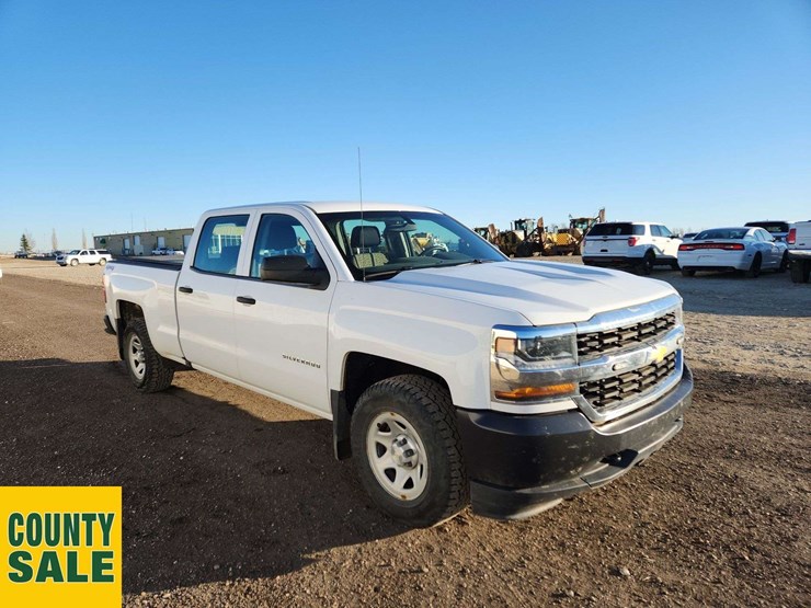 2017-chevrolet-silverado-1500-image-2
