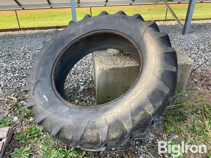 armstrong-tractor-tire-image-2