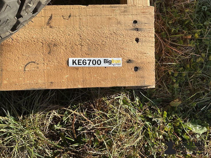 ohtsu-24x3.00-12-tire-on-6-bolt-rim-image-10