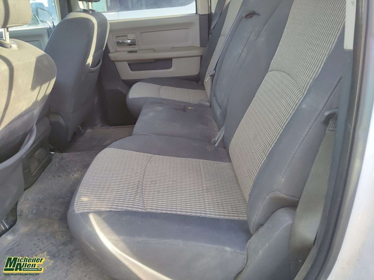 2011-dodge-2500-image-15