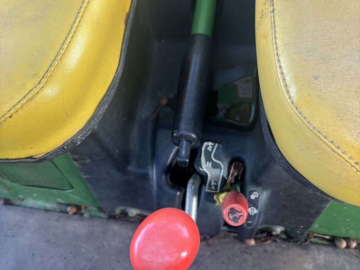 john-deere-gator-image-8