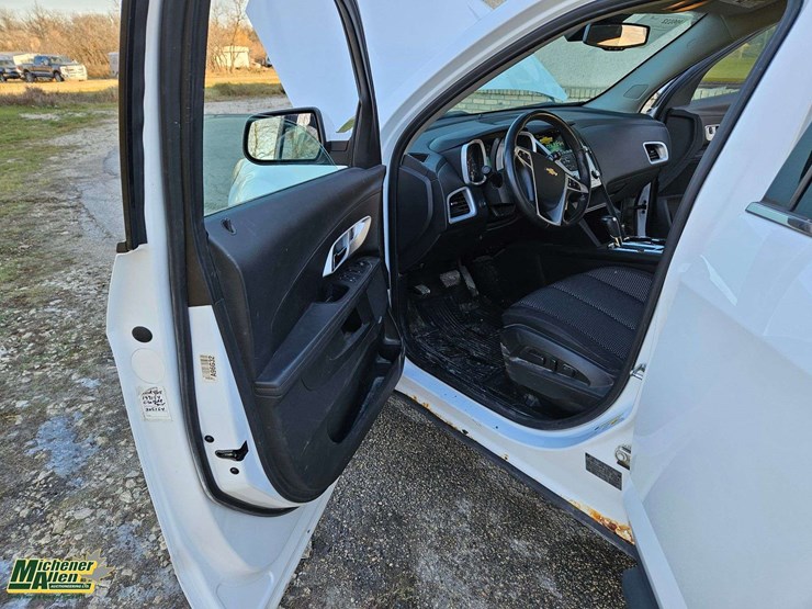 2016-chevrolet-equinox-lt-image-29