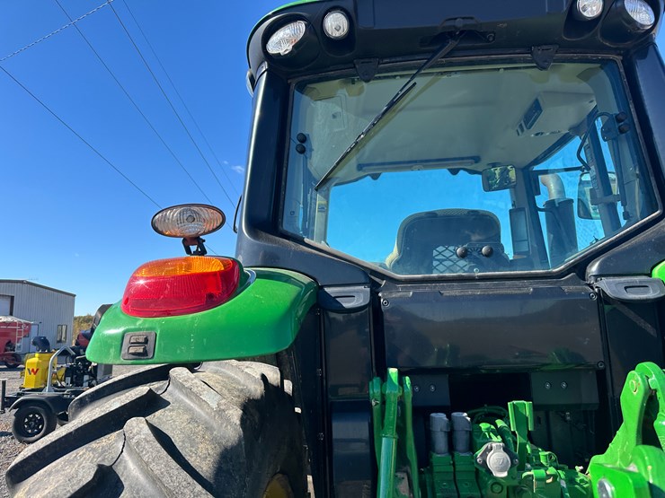 2013-john-deere-6140m-image-40