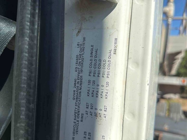 2020-mack-granite-image-1