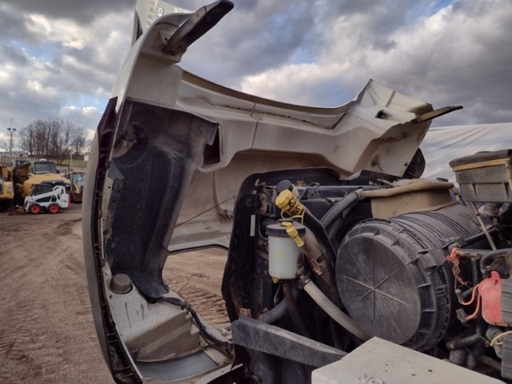 international-10-image-23