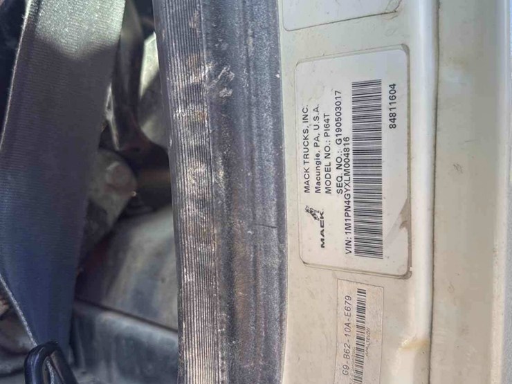 2020-mack-pinnacle-image-1