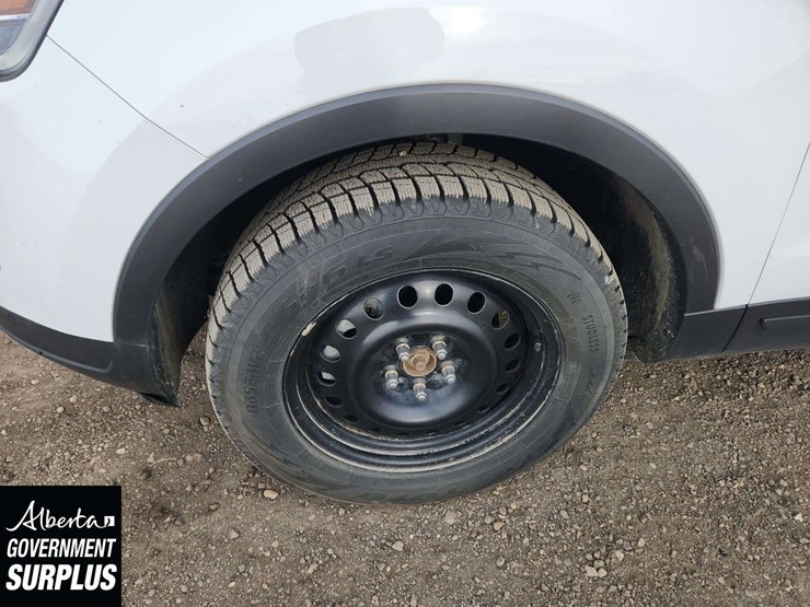 2018-ford-explorer-image-12