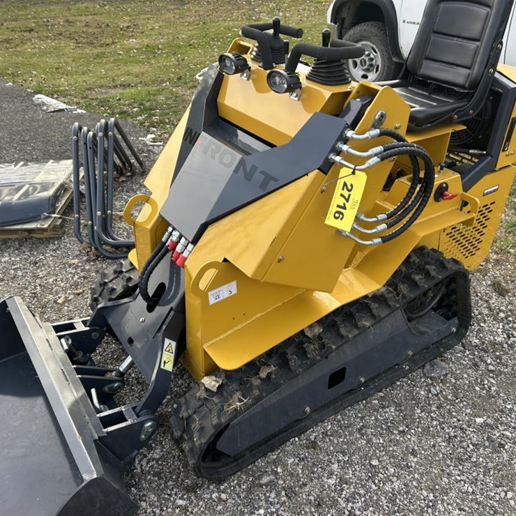 #2716 • 2025 INFRONT YF400 Tracked Mini Skid Steer