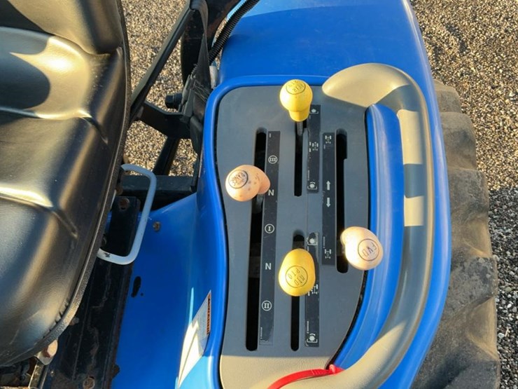 new-holland-tc29d-image-36