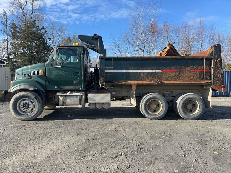 2009-sterling-l9500-image-8