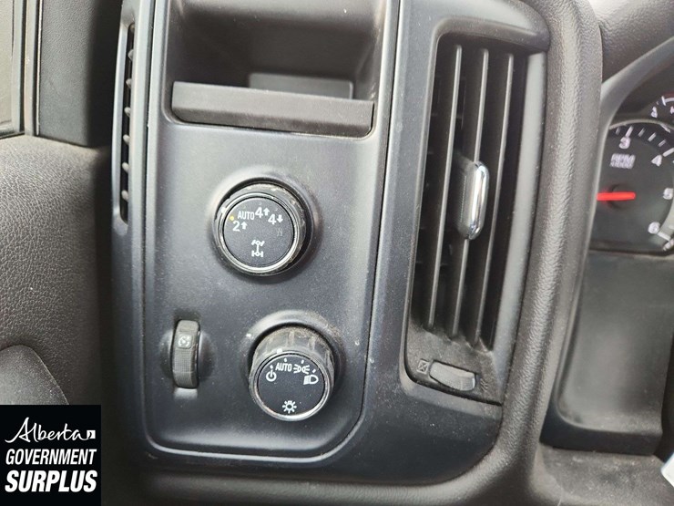 2019-chevrolet-silverado-1500-image-12