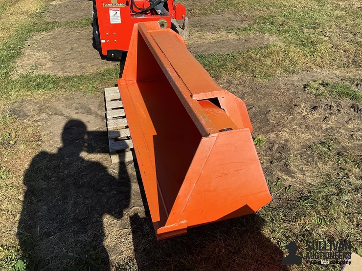 kubota-72"-material-bucket-image-8