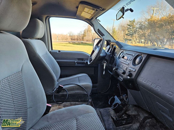 2011-ford-f350-image-28