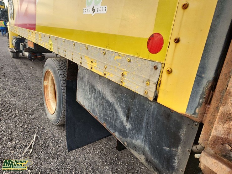 2006-international-durastar-4200-image-32