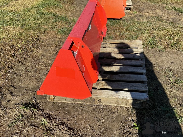 kubota-60"-material-bucket-image-4