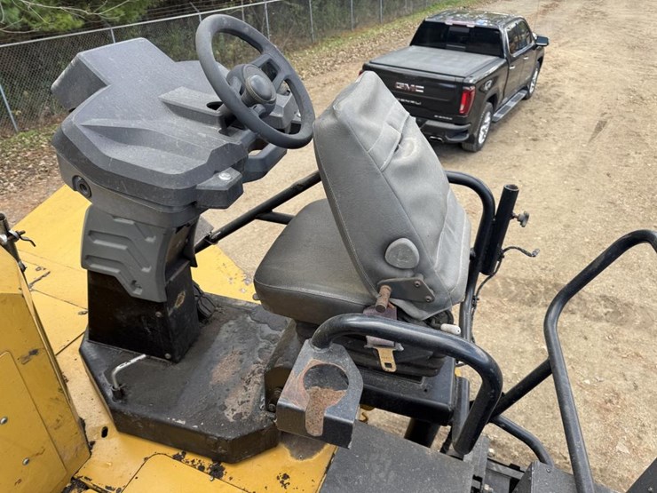 caterpillar-ap-1055f-image-53