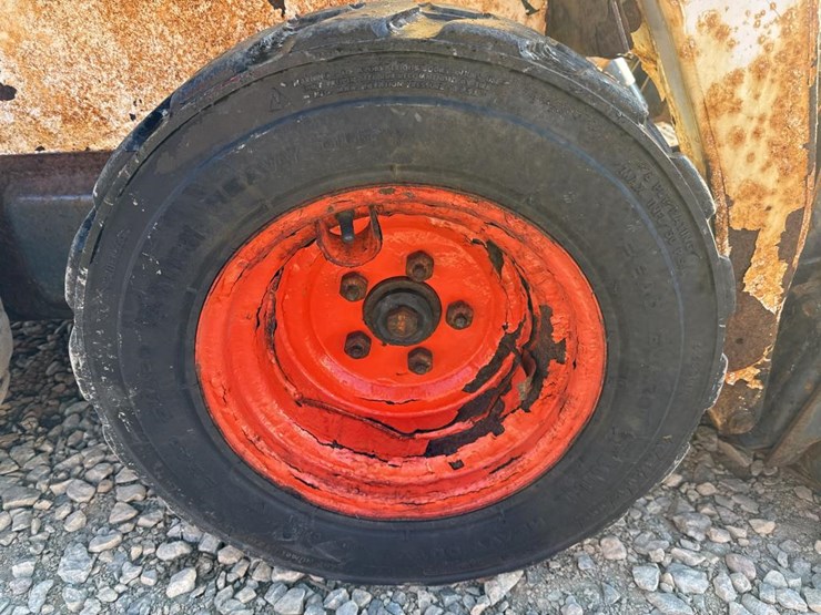 2015-bobcat-s70-image-44