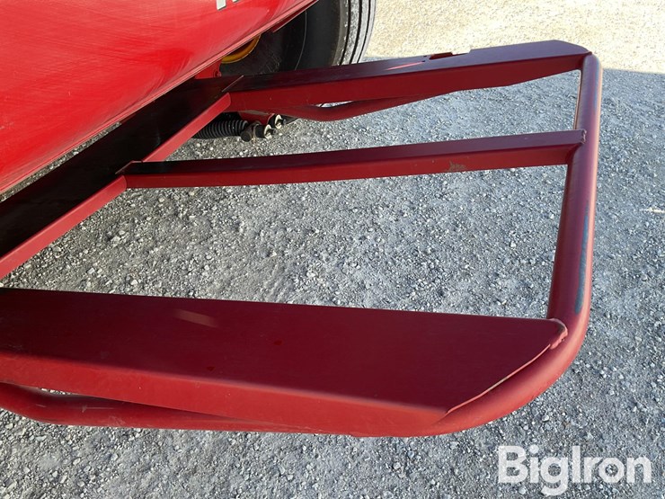 2021-new-holland-560-round-baler-image-16