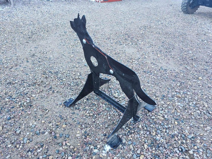 ar500-steel-coyote-shooting-target-with-heart-flapper-image-2