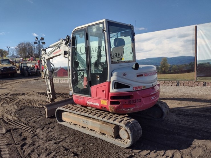 18-takeuchi-tb260cra-excavator-(qea-4048)-image-51