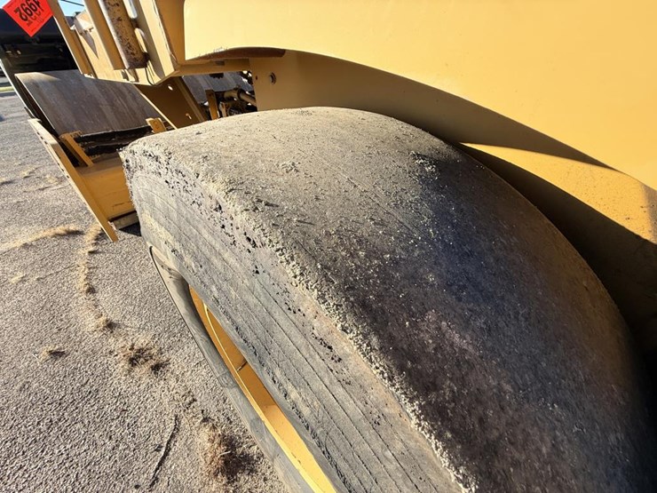 1992-caterpillar-cs-423e-image-38