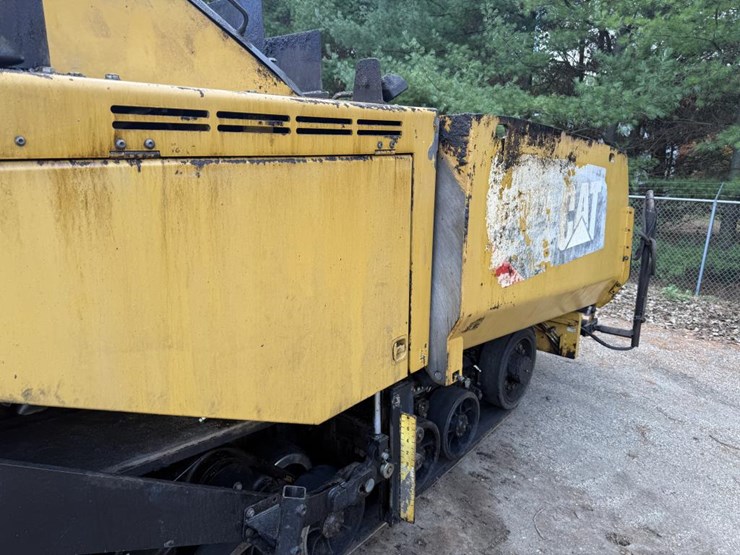 caterpillar-ap-1055f-image-30