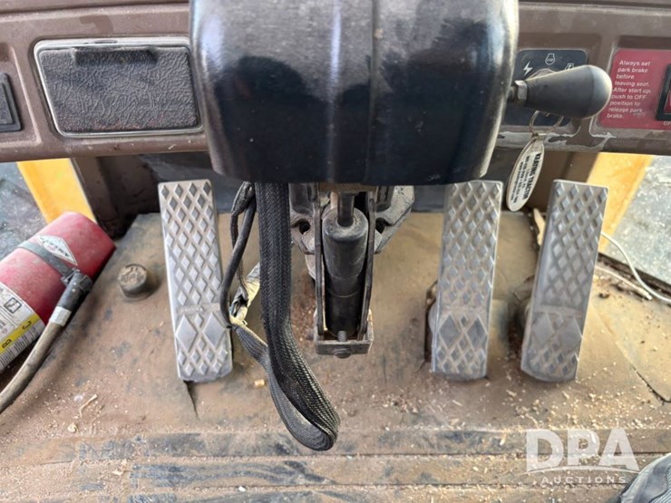 2001-deere-644h-image-48