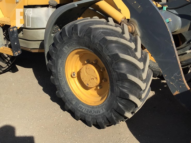 2005-deere-244j-image-13