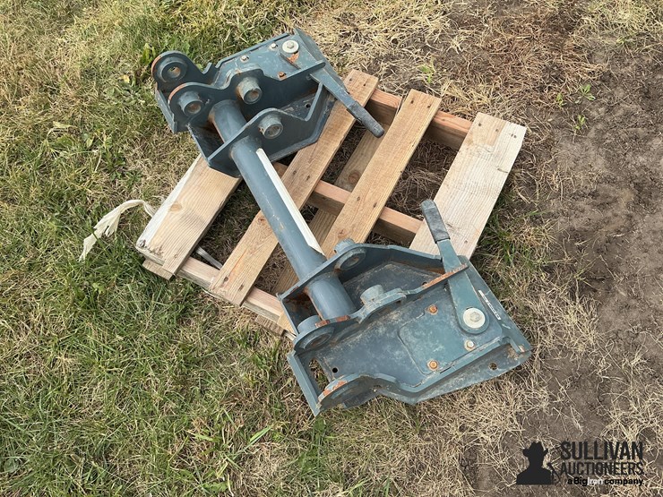 skid-steer-attachment-plate-image-3