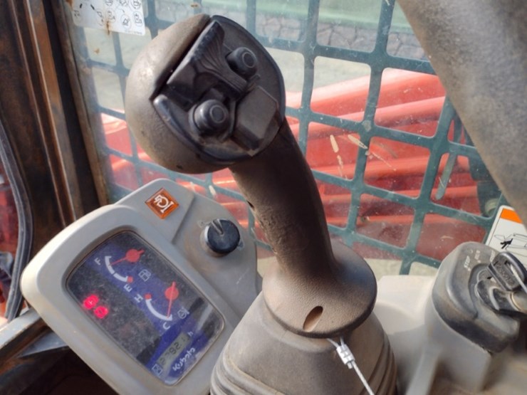 kubota-svl75-2-image-8