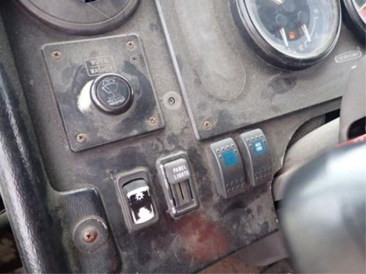 2008-freightliner-mt55-image-21