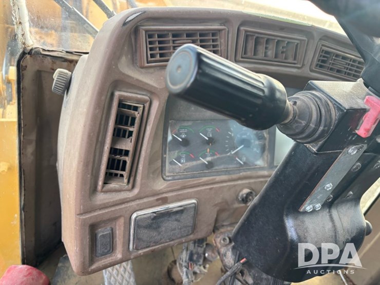 2001-deere-644h-image-50