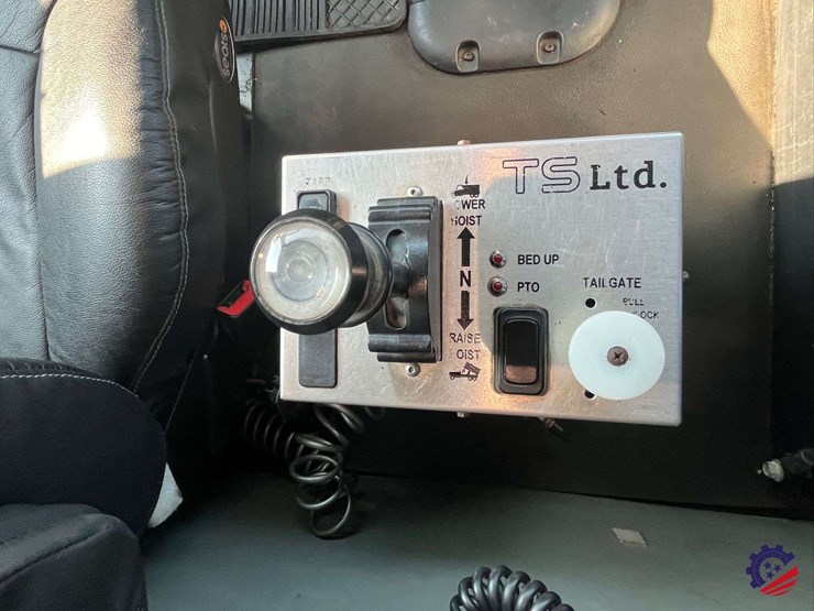 2016-kenworth-t880-image-62